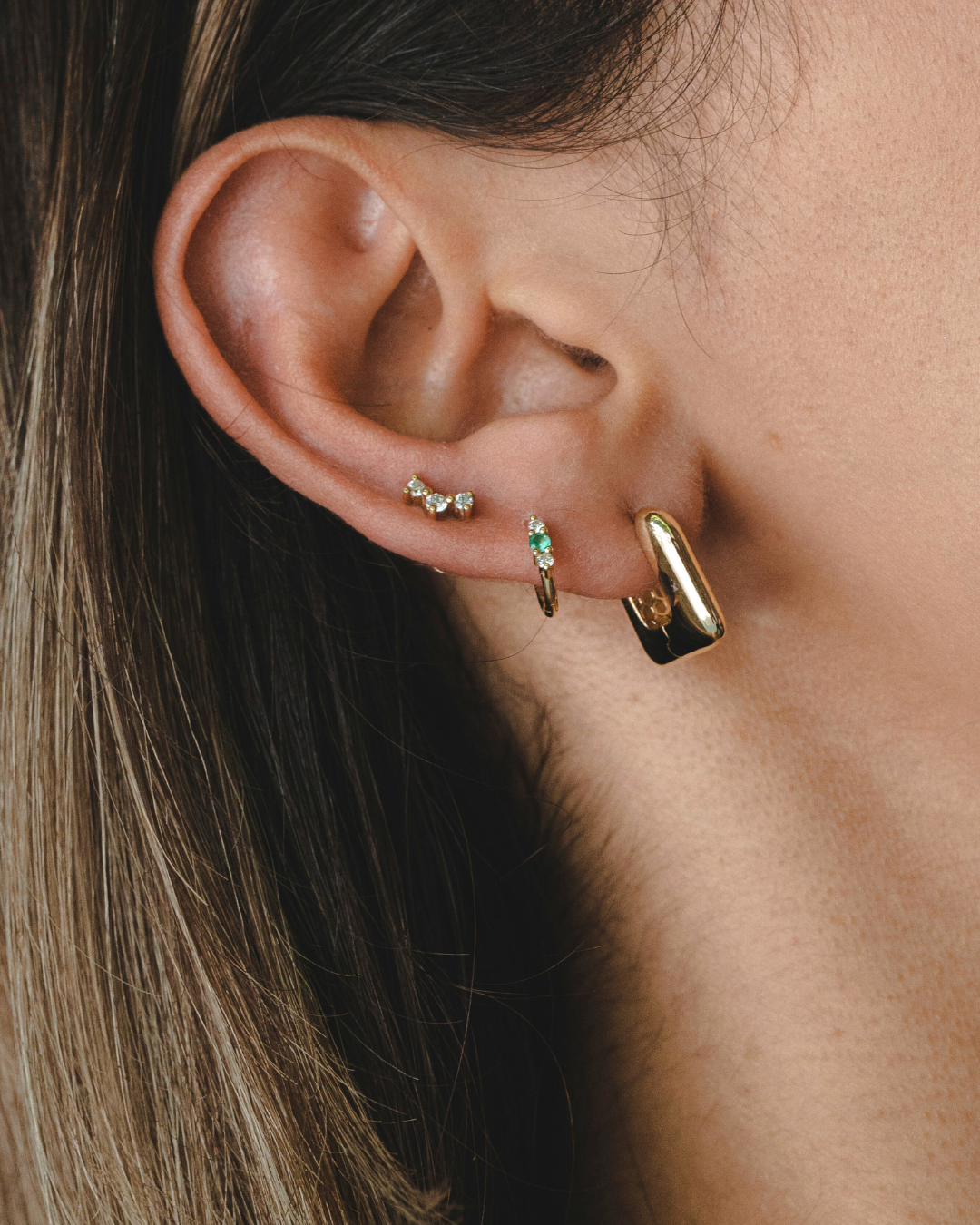 עגילי חישוק זהב מנדי