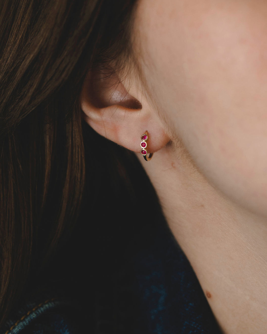 עגיל חישוק אלין - רובי