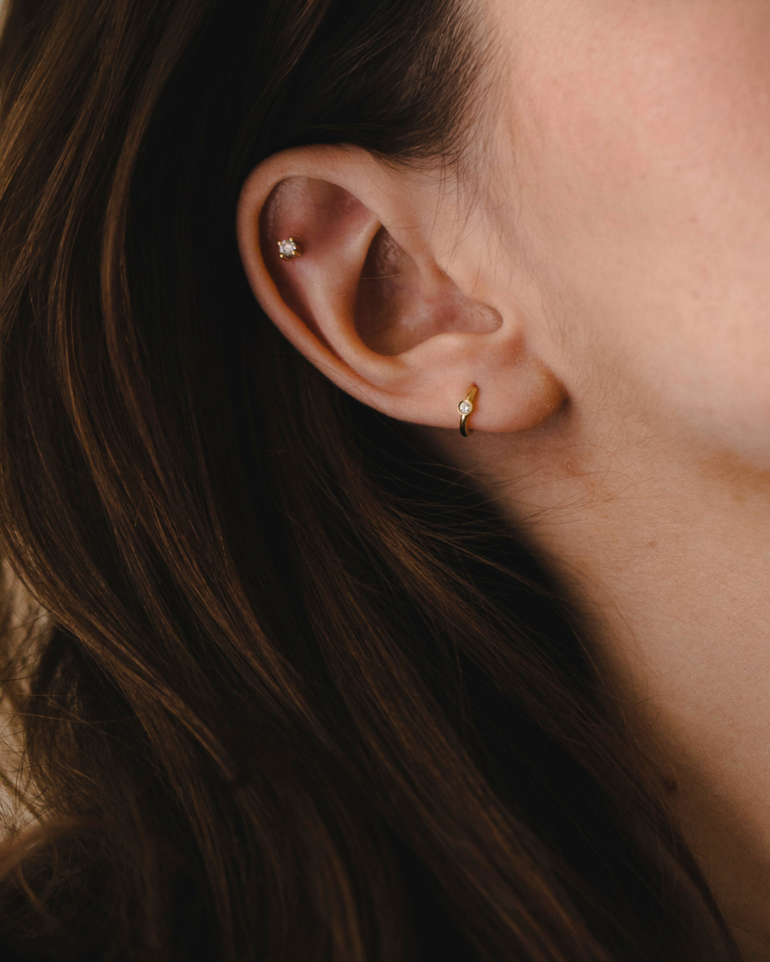 עגיל חישוק מיני אלכסיס יהלום לבן