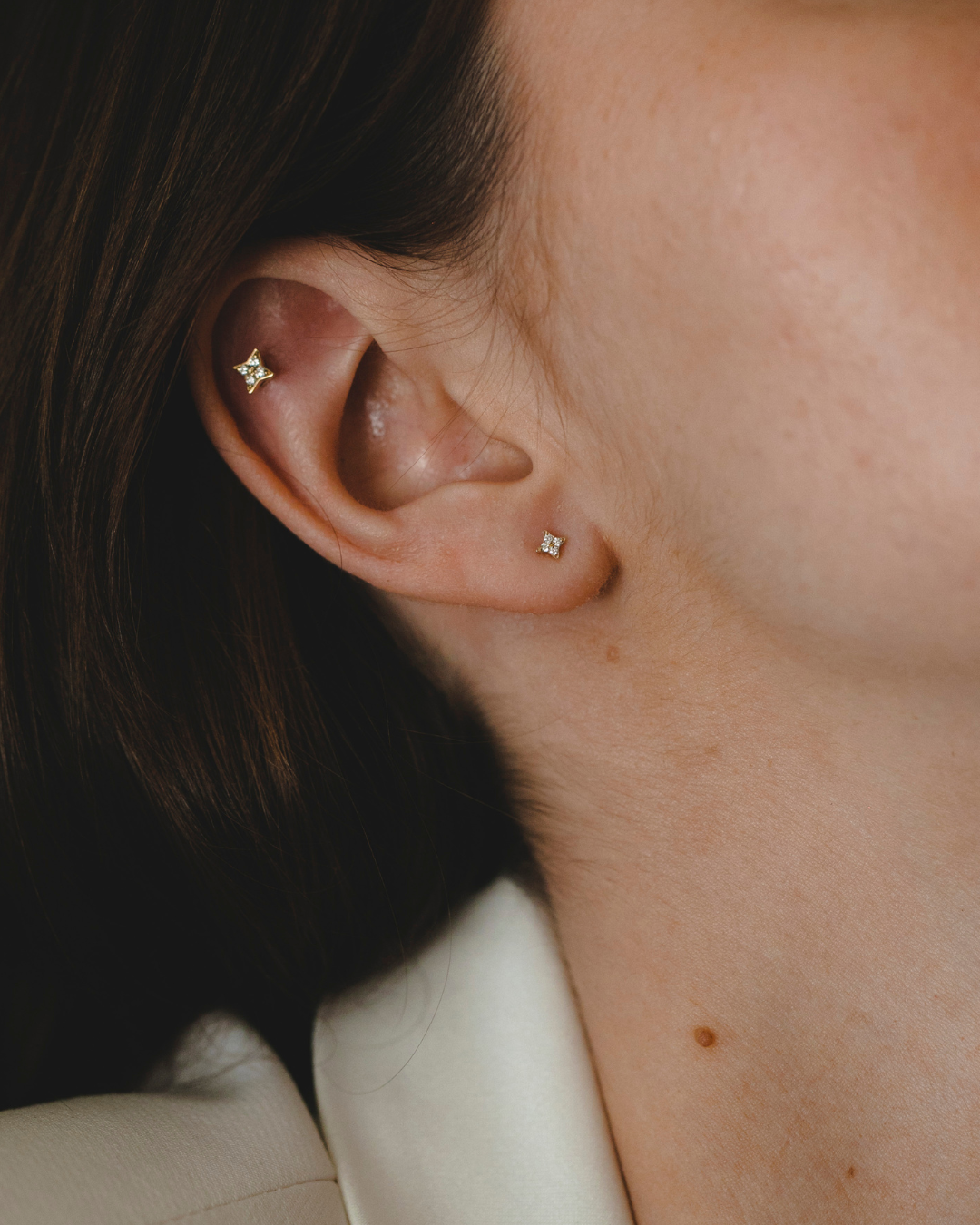 עגיל מיני ונוס יהלומים לבנים