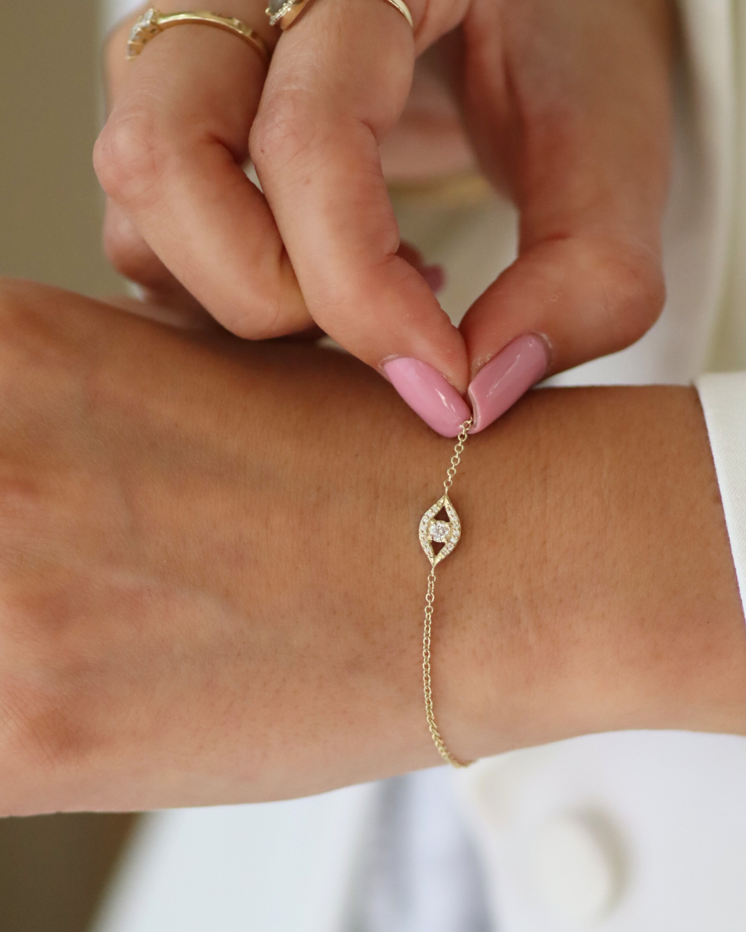 צמיד עין הרע יהלומים לבנים