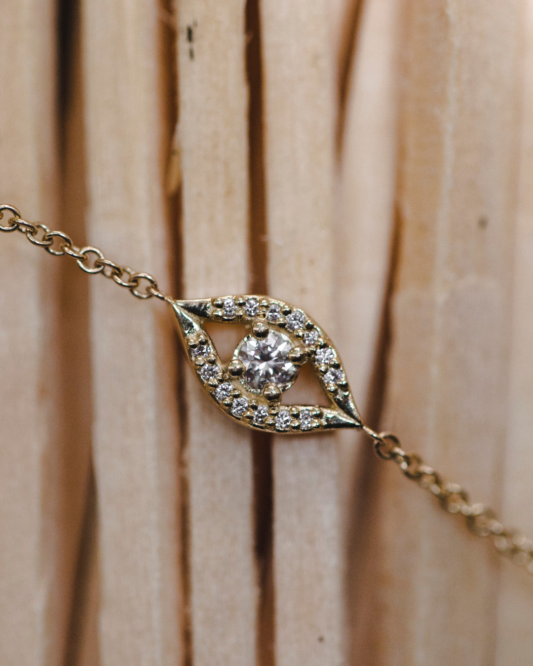 צמיד עין הרע יהלומים לבנים