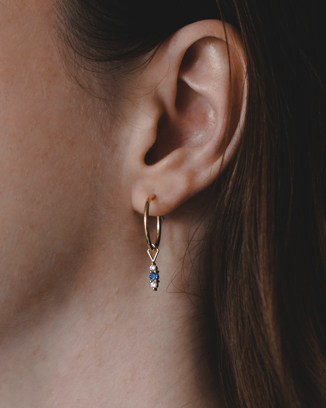 צ׳ארם אודרי יהלומים לבנים וספיר