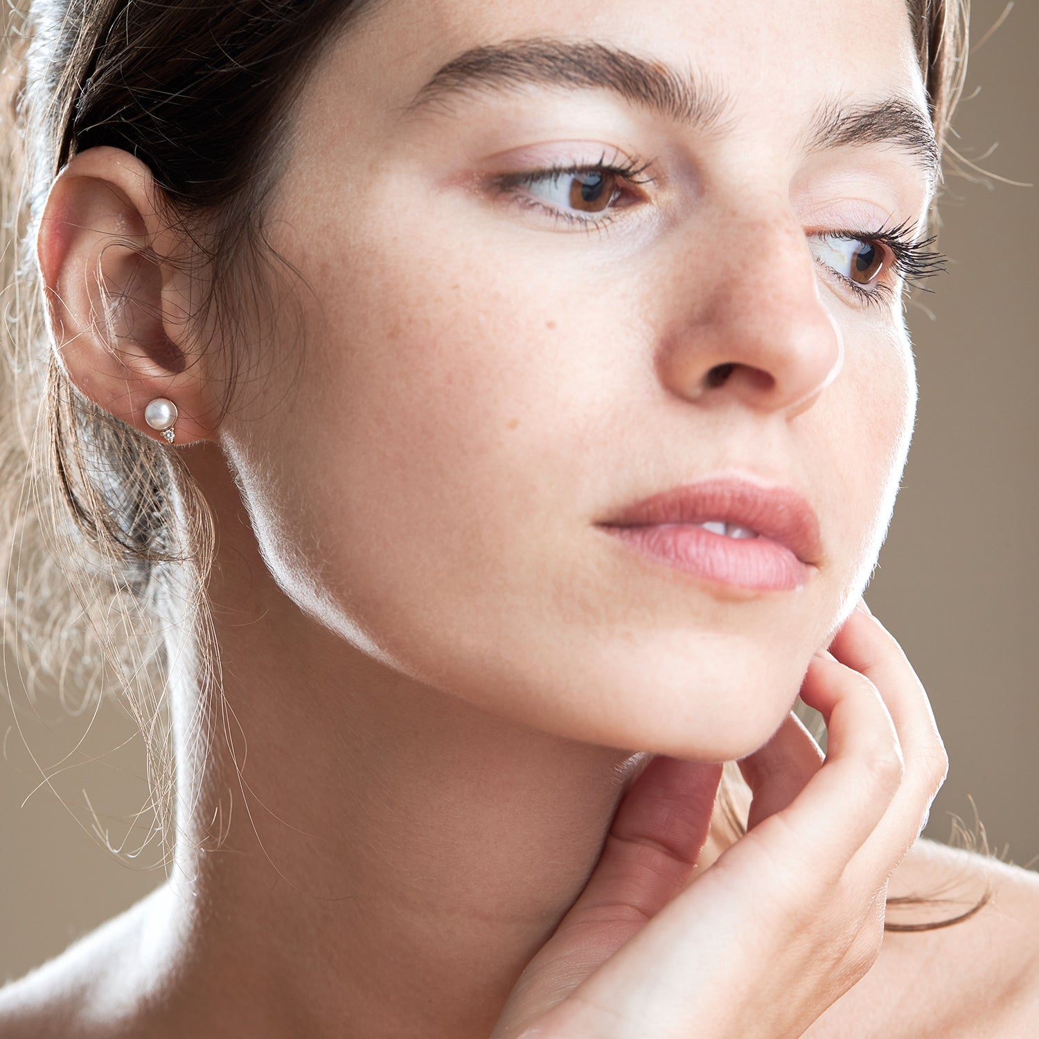 עגיל סקארלט עם פנינה ויהלום