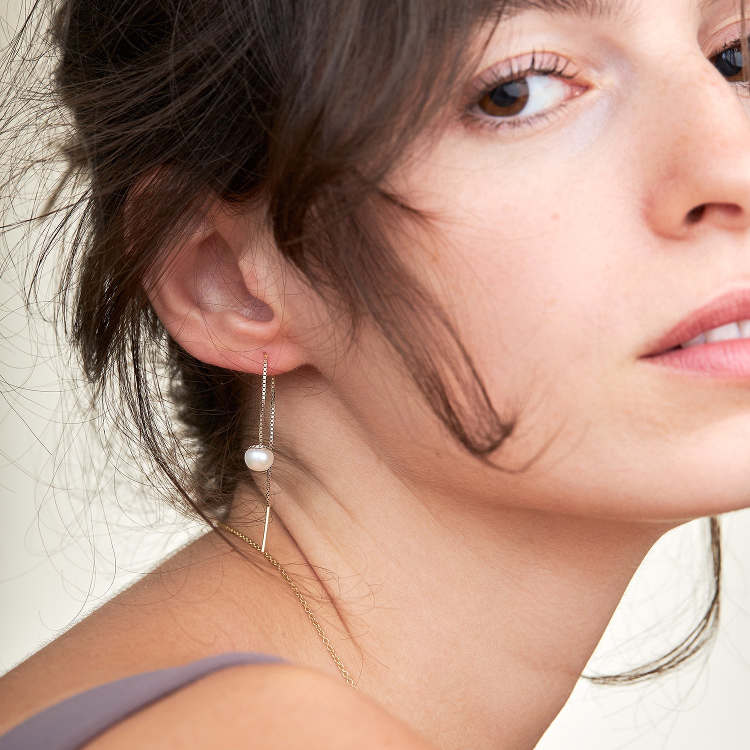 עגיל אשלי פנינה ויהלומים לבנים