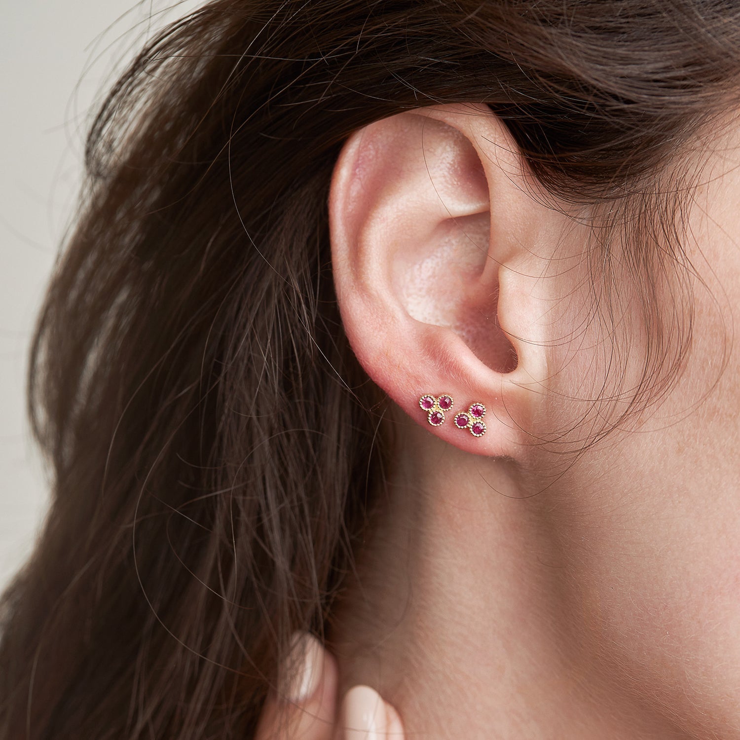 עגיל הנרייטה רובי