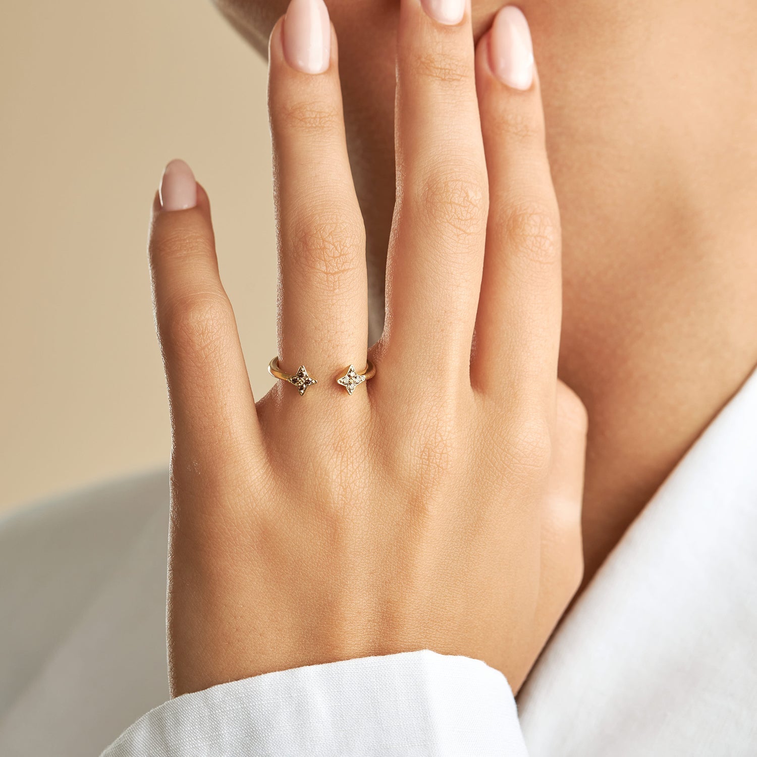 טבעת מרקורי מוגדלת עם יהלומי קוניאק