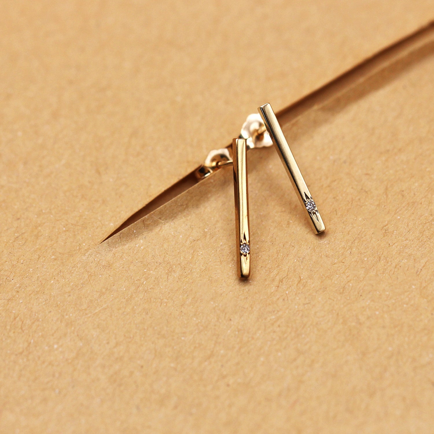 עגיל בר ארוך יהלום בשיבוץ כוכב