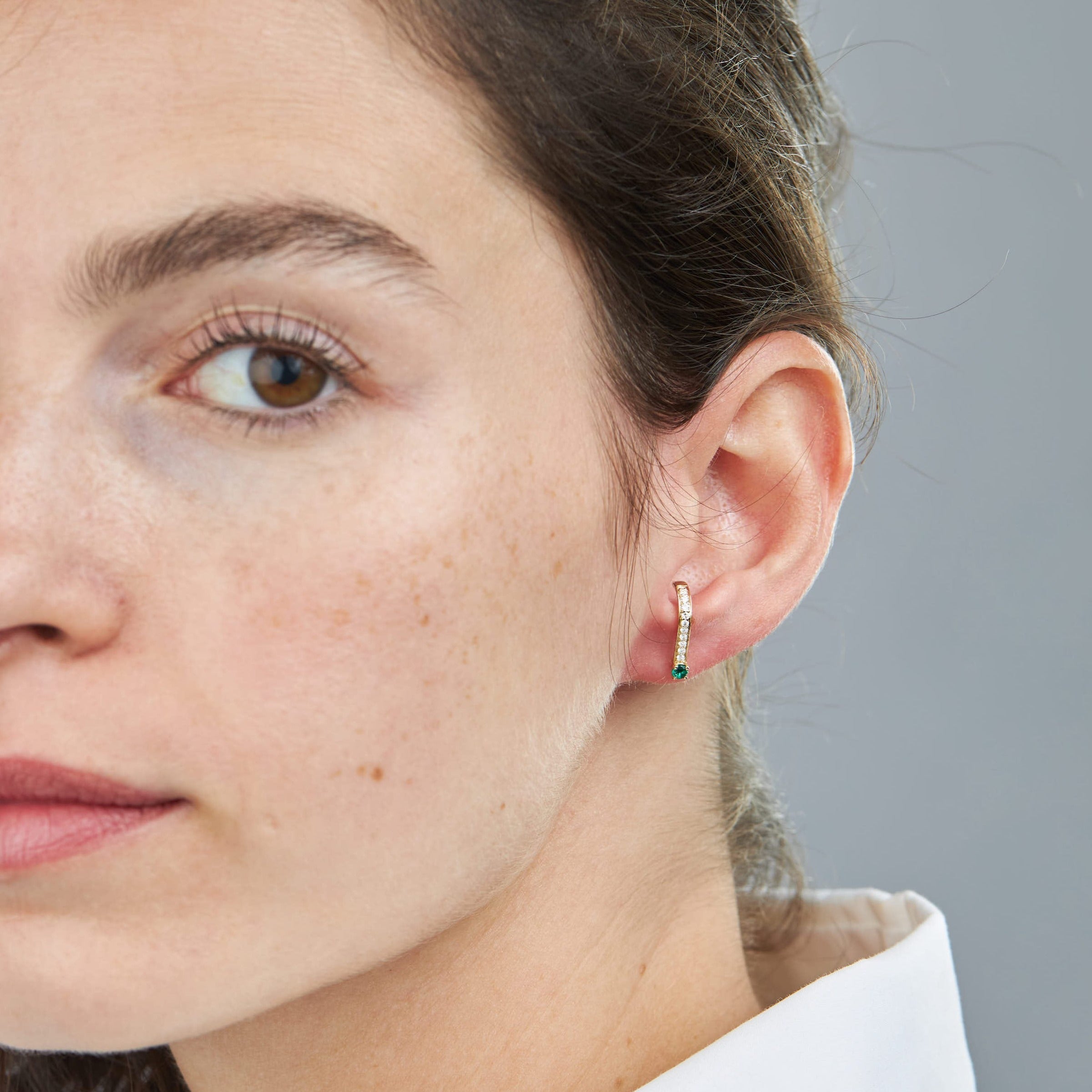 עגיל 13 - אמרלד ויהלומים לבנים