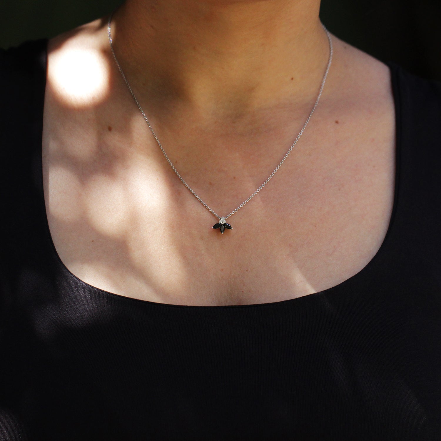 שרשרת ז'אן פואסון יהלומים שחורים ולבנים