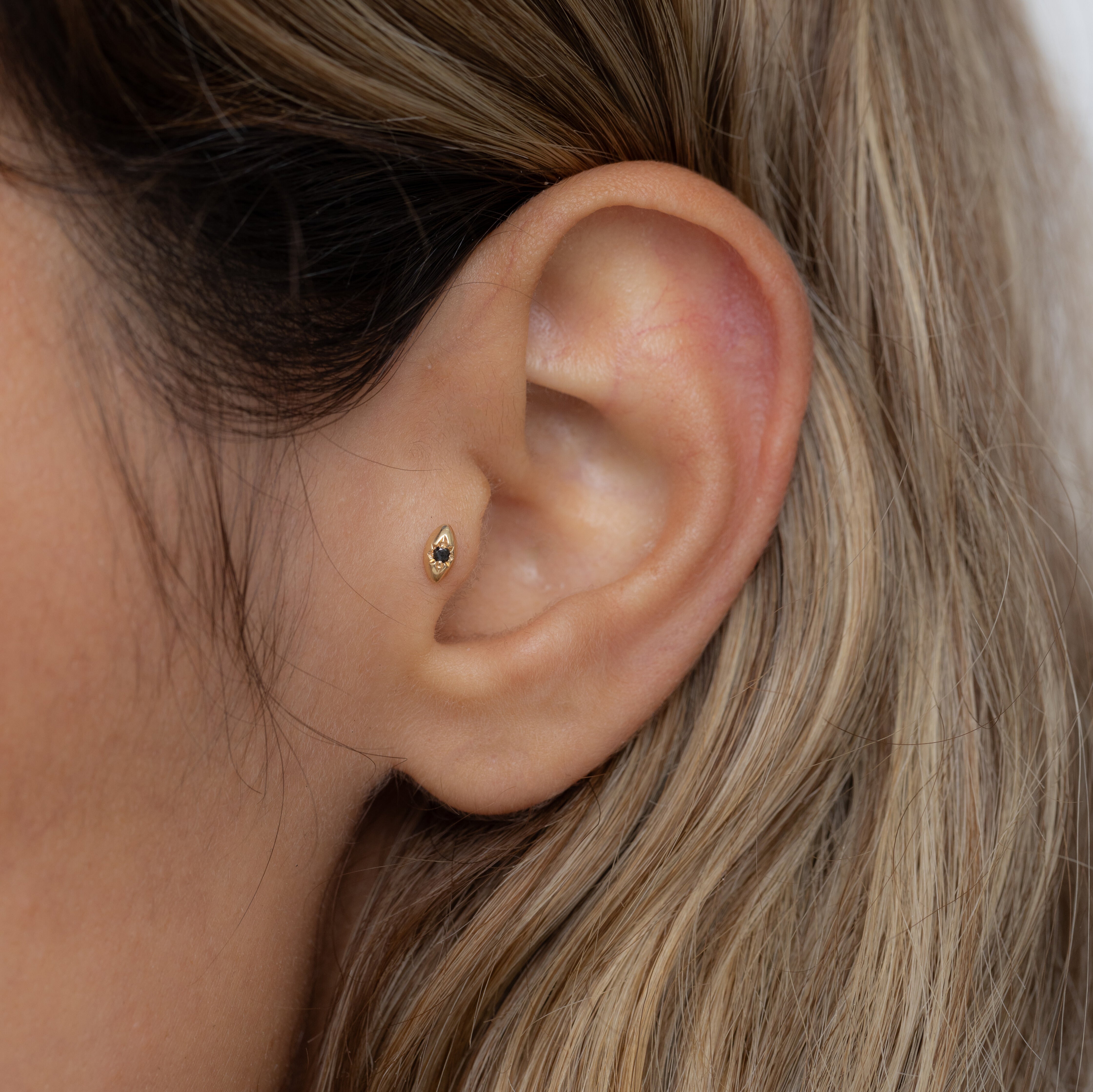 עגיל פירסינג אגתה יהלום שחור