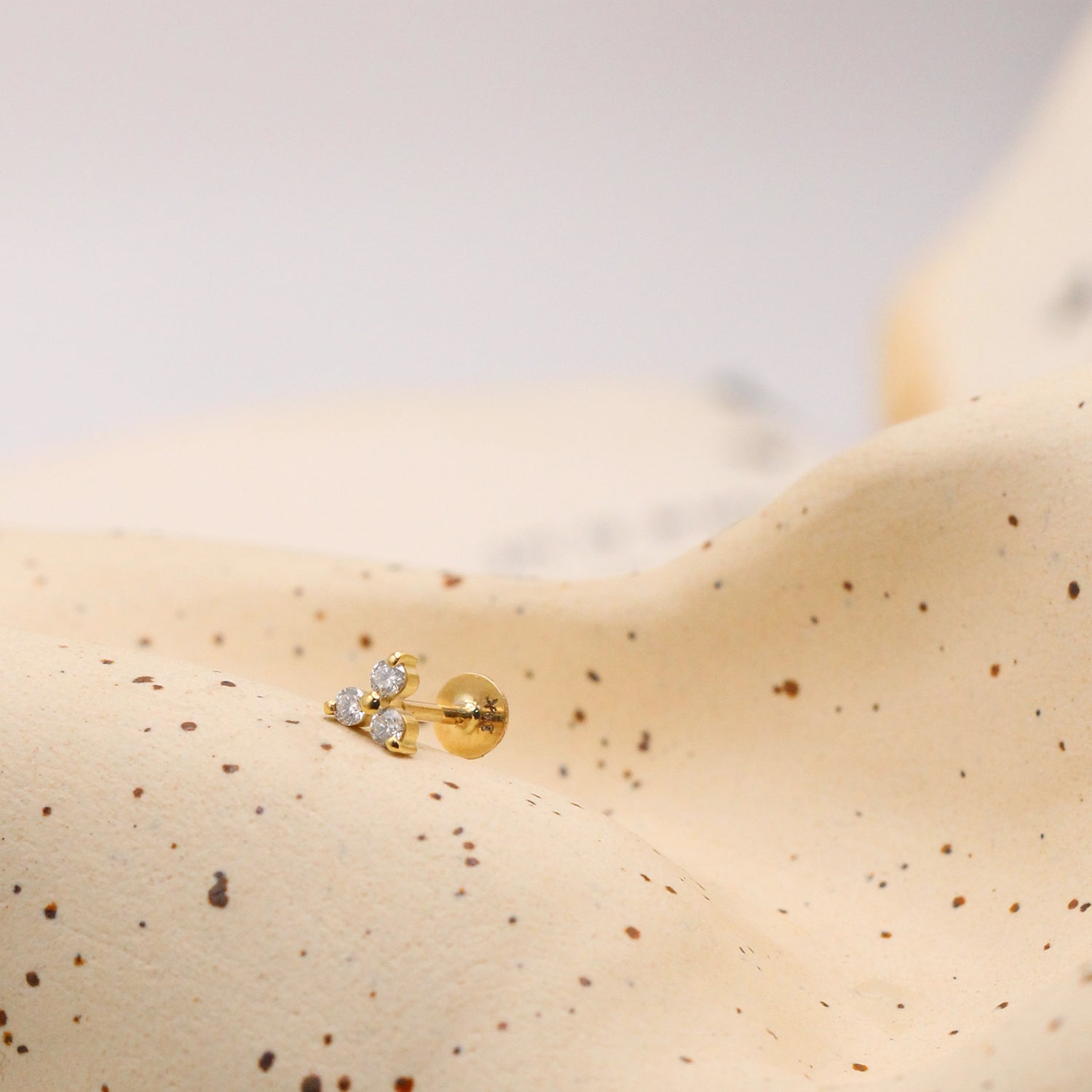 עגיל פירסינג גרייס יהלומים לבנים