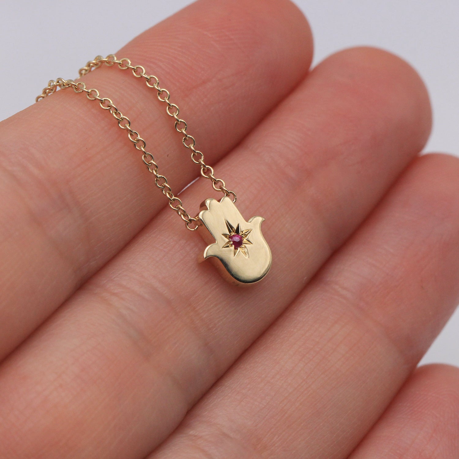 שרשרת חמסה מרחפת רובי