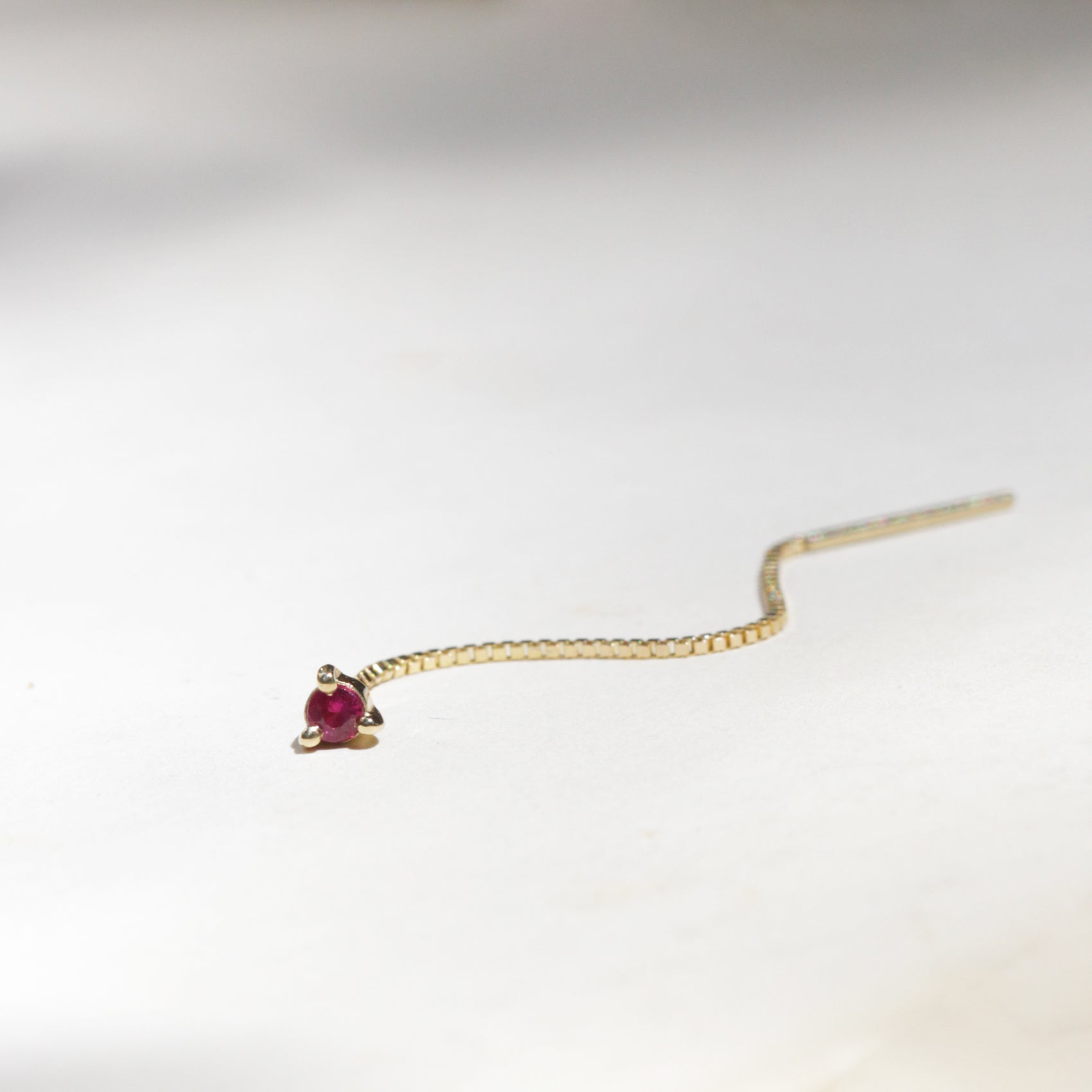 עגיל נוני רובי