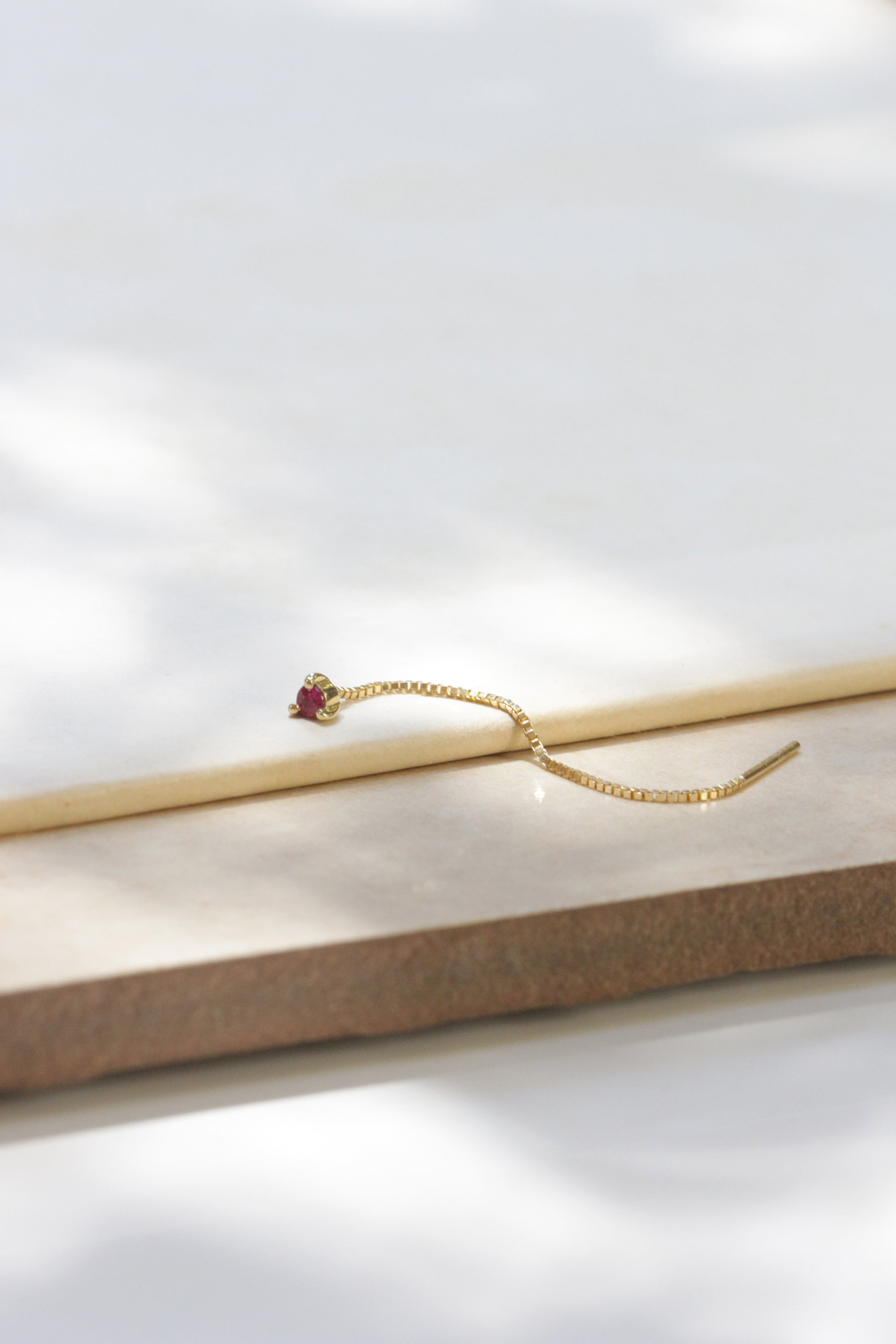 עגיל נוני רובי