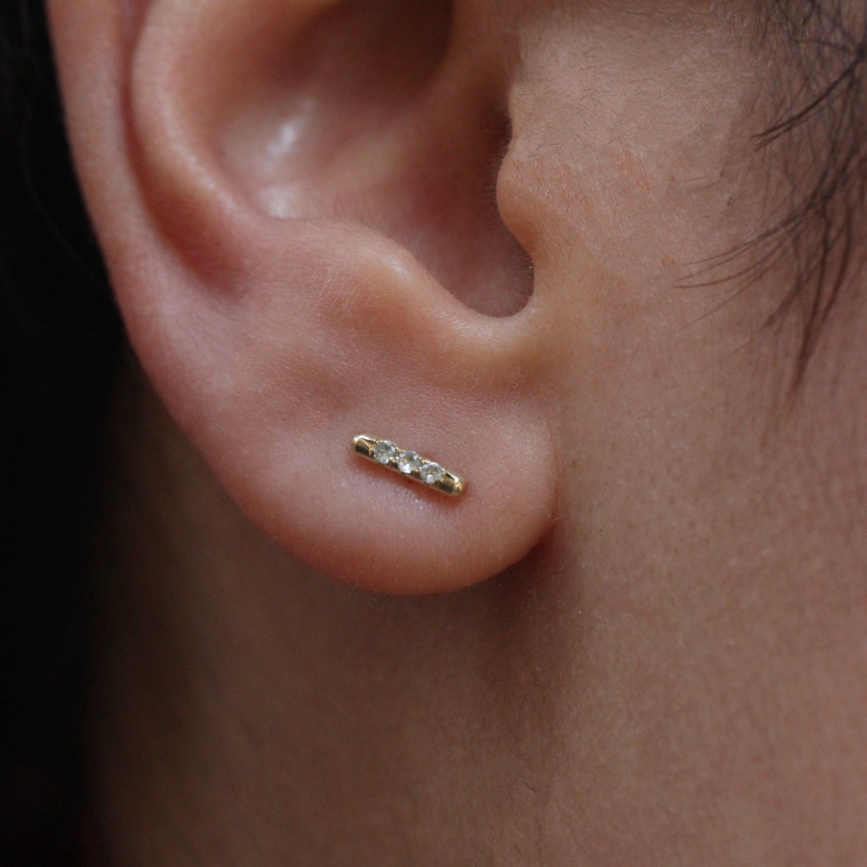 עגיל ואלרי עם אקוומרין