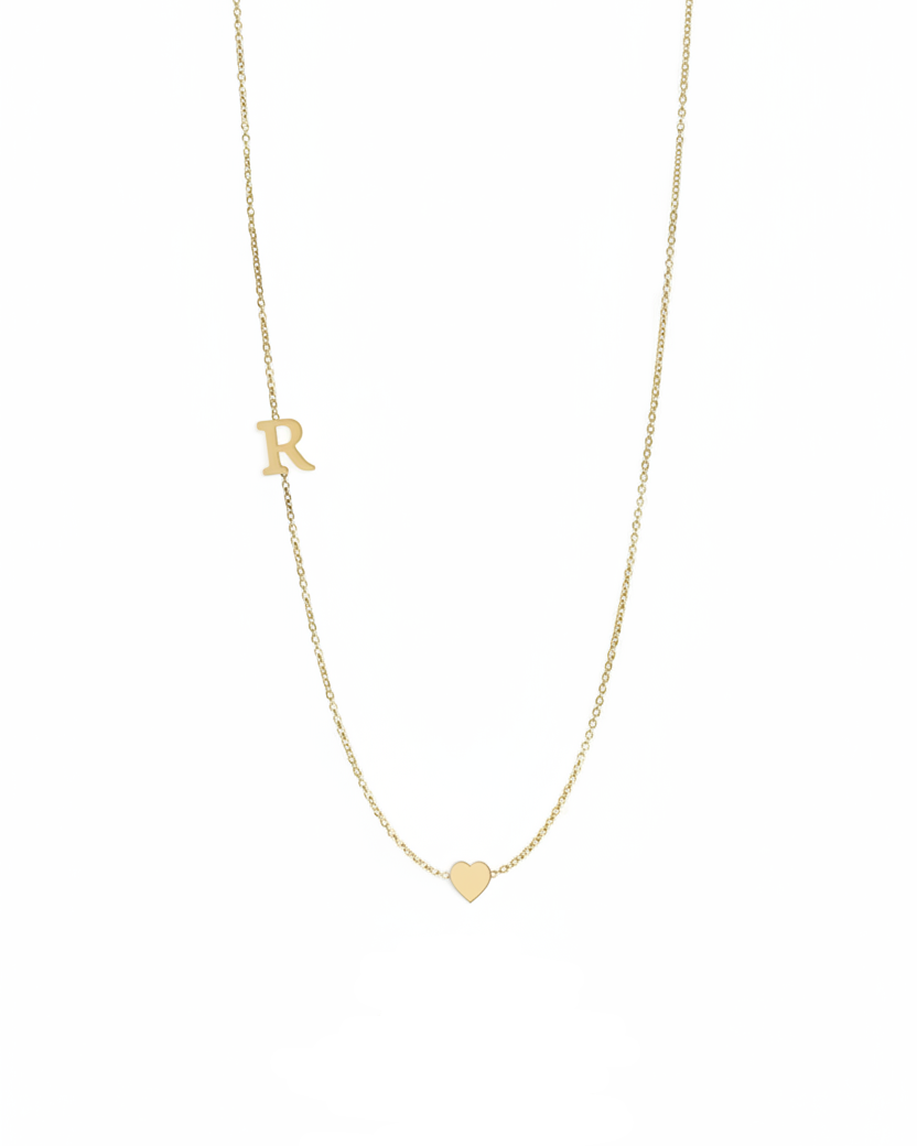 שרשרת אות אנגלית מרחף עם לב