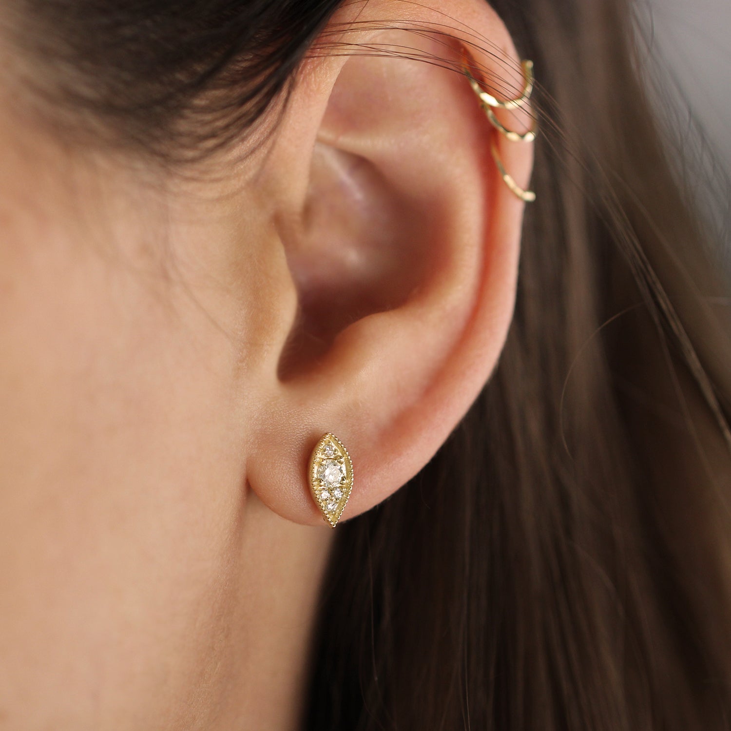 עגיל ג׳יין יהלומים לבנים