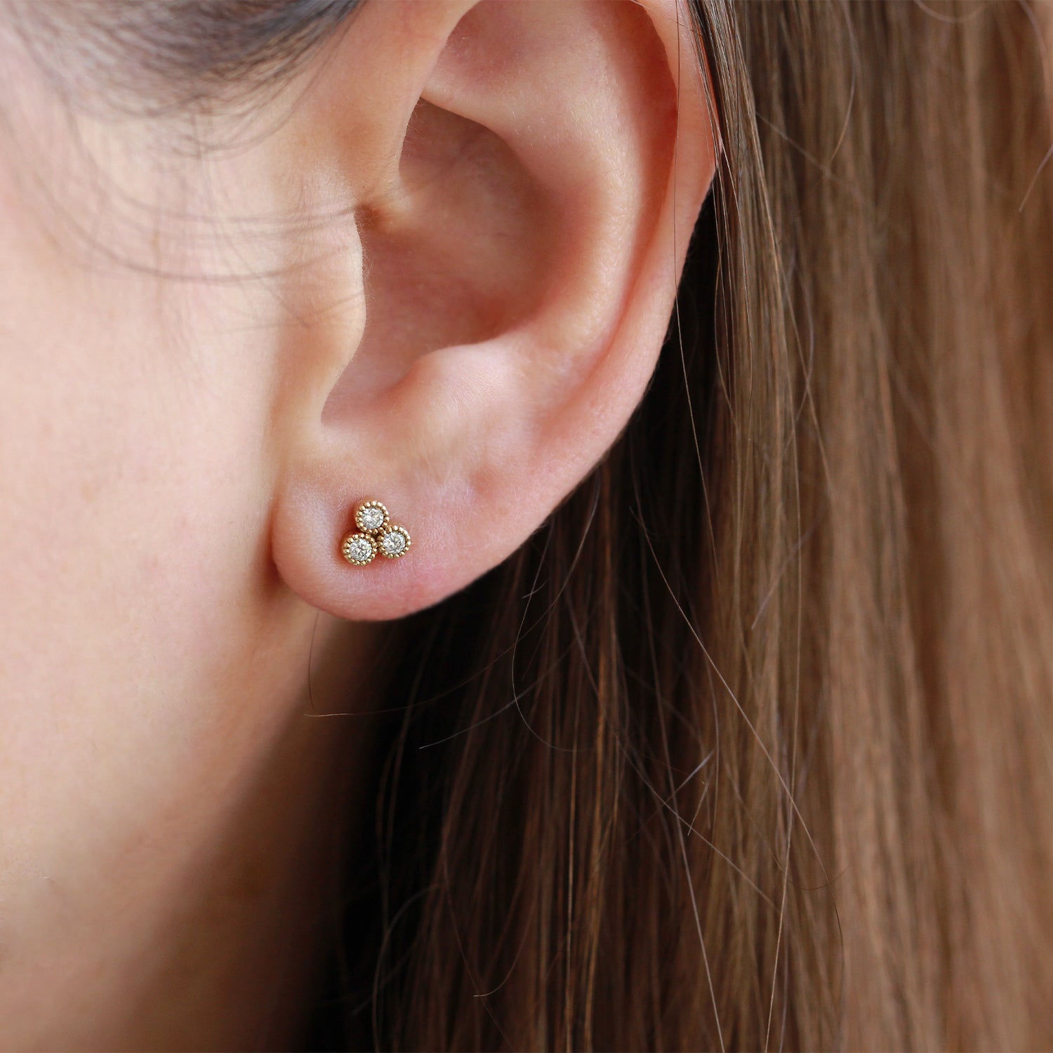 עגיל הנרייטה יהלומים לבנים