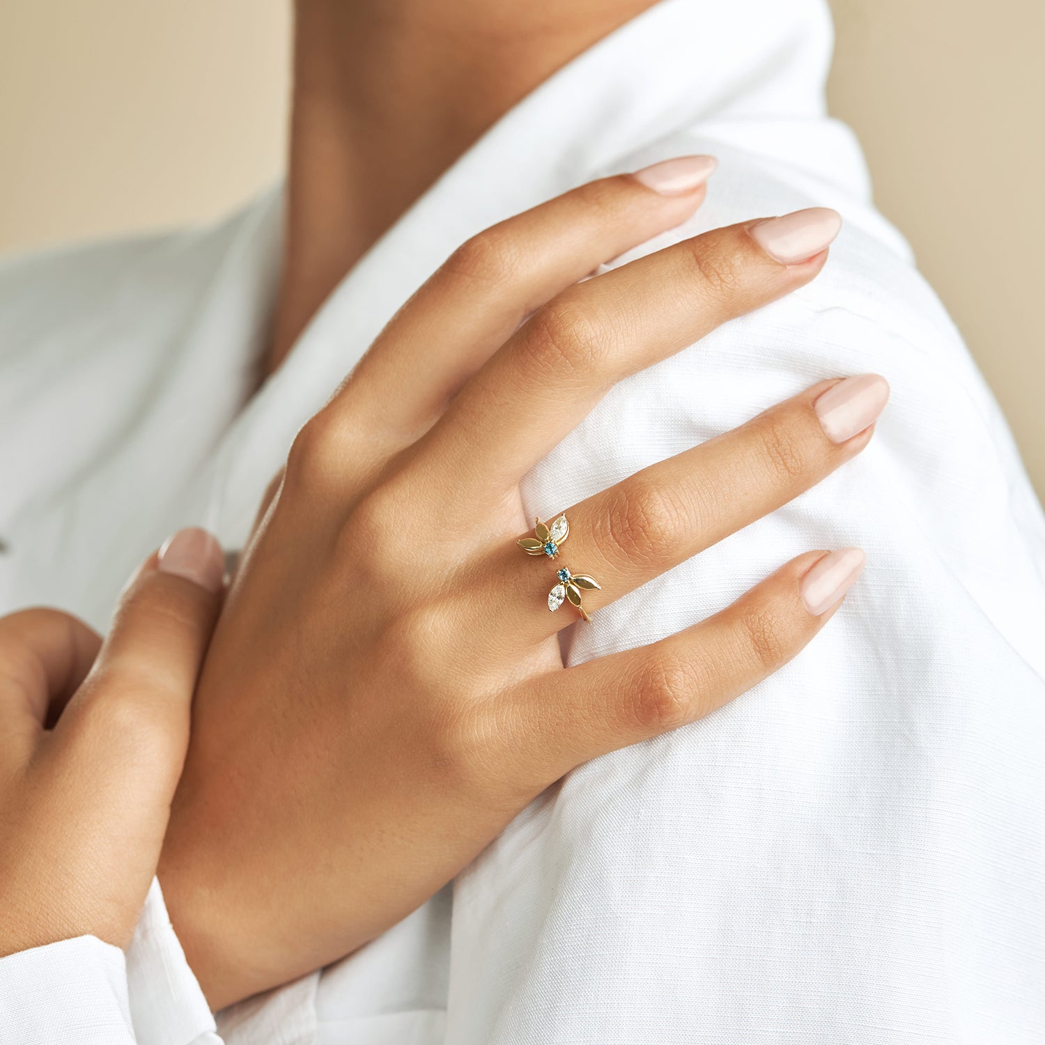 טבעת ז'אן בקו מוגדלת בלו טופז ויהלומים