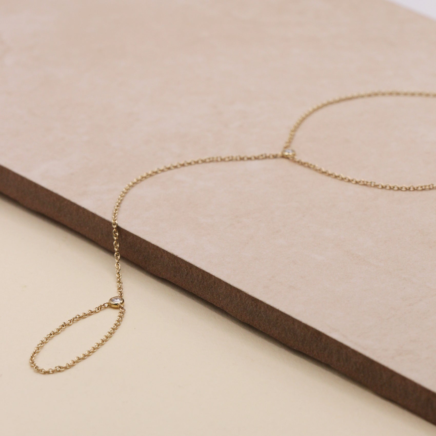 צמיד יד עם אלכס