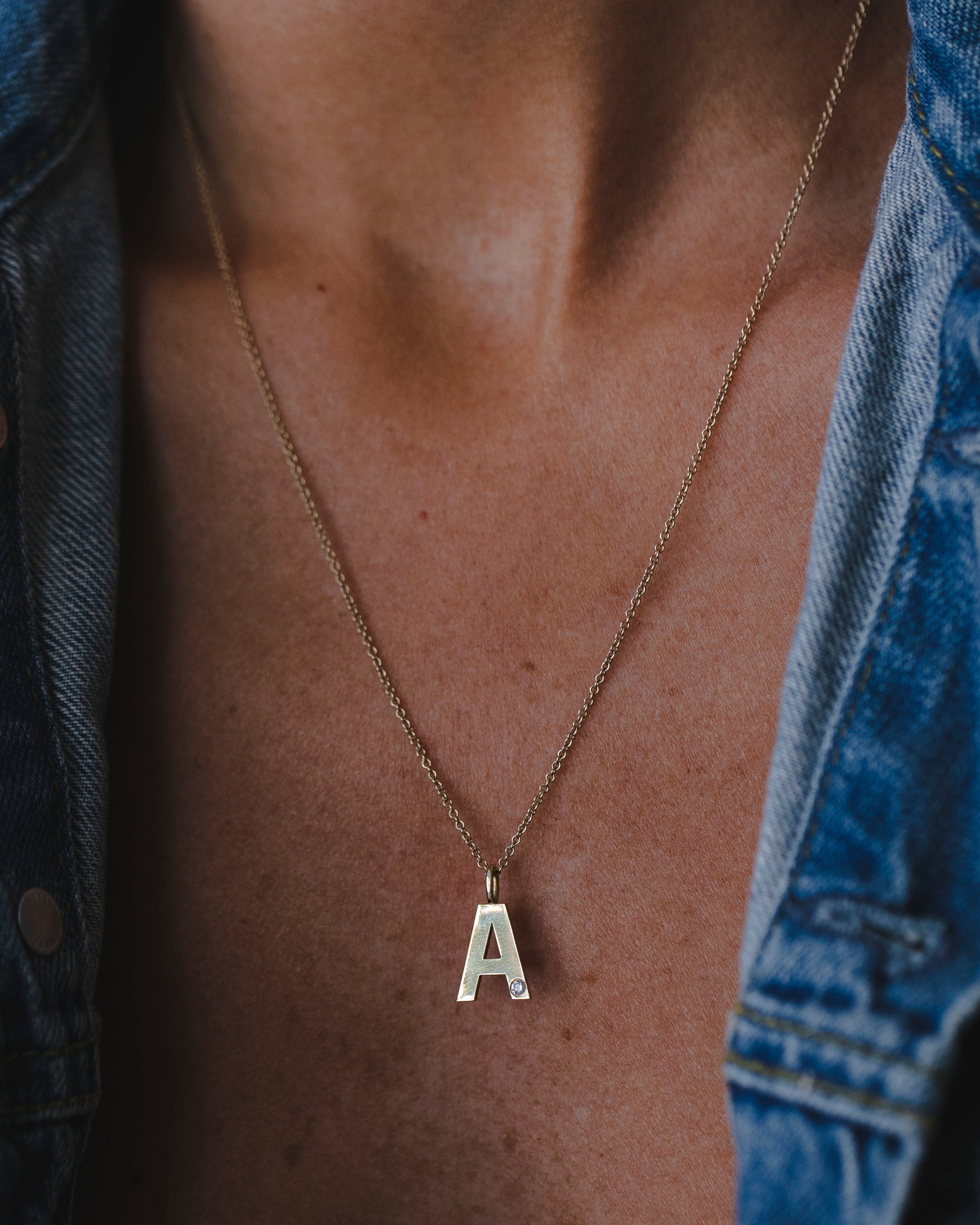 תליון אוקספורד משובץ יהלום