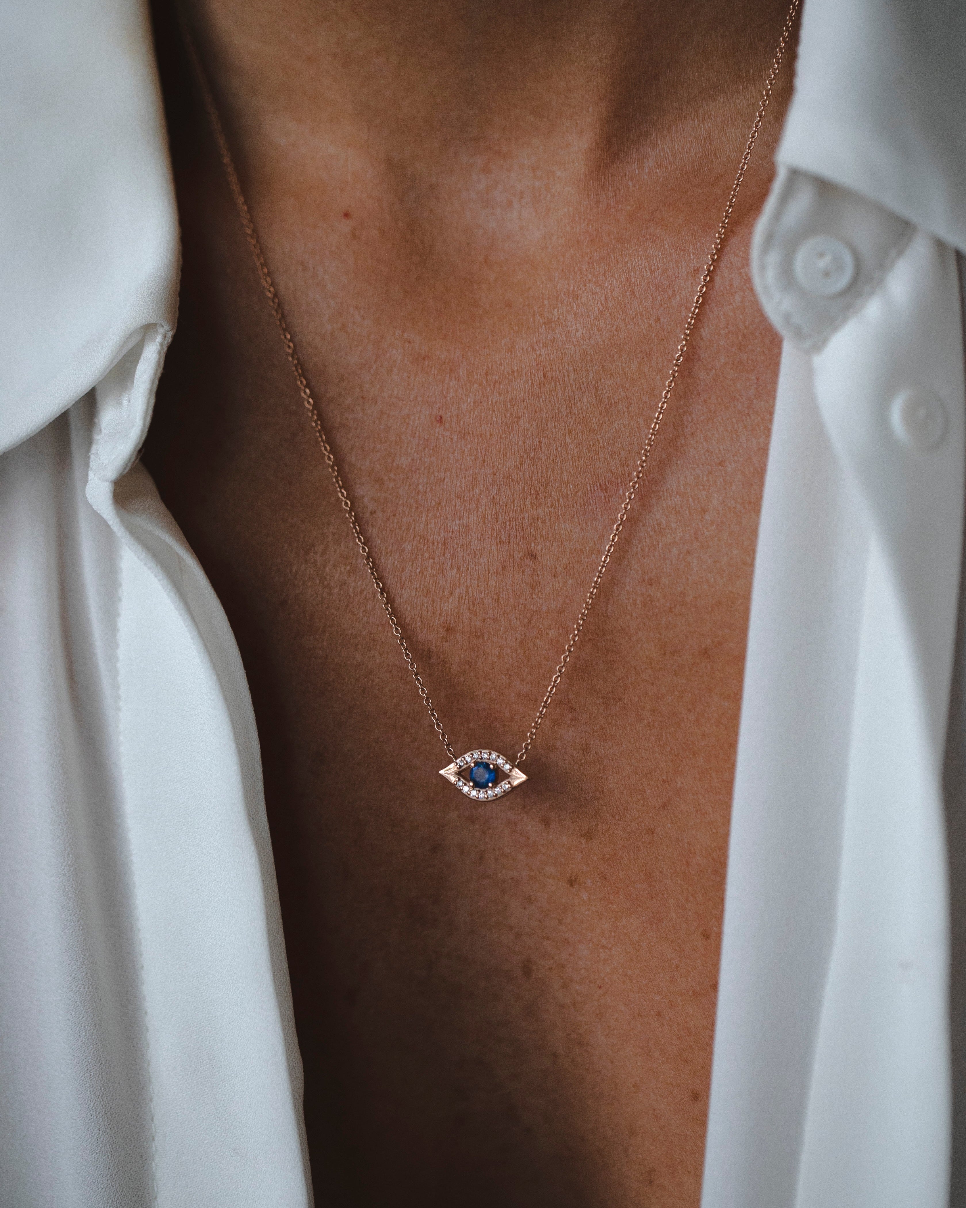 שרשרת עין הרע מוגדלת עם ספיר ויהלומים