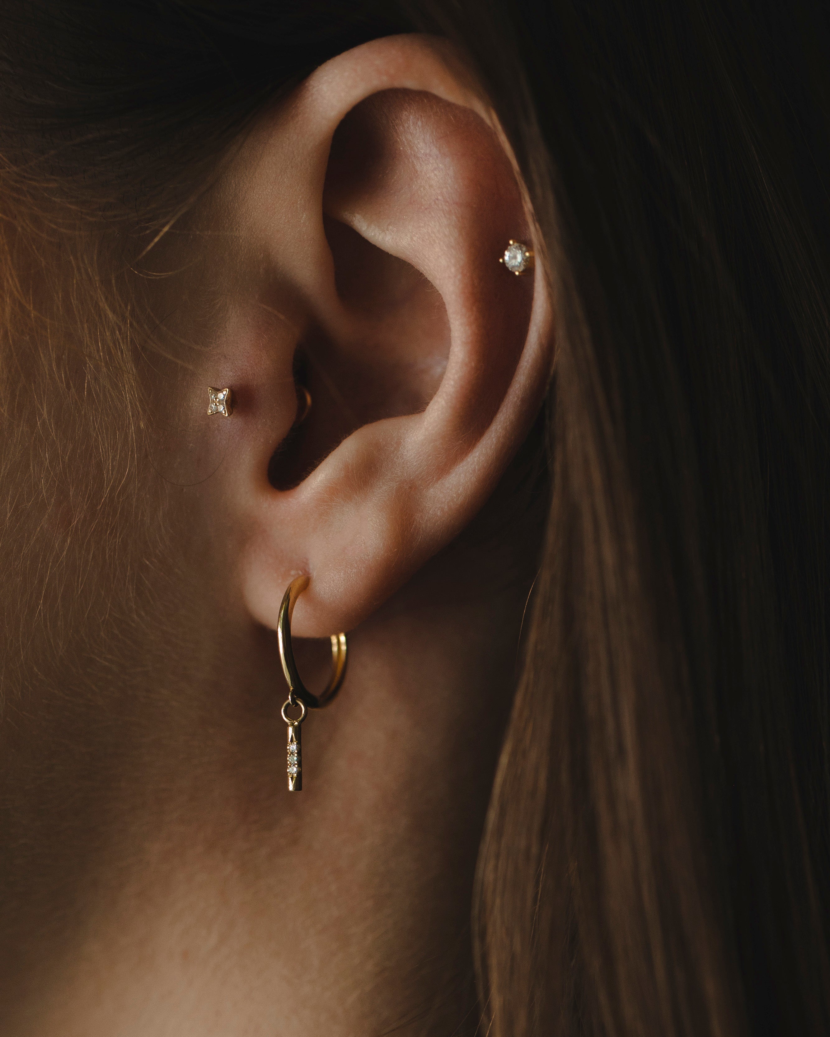 עגיל חישוק קיילי תליון ואלרי יהלומים לבנים