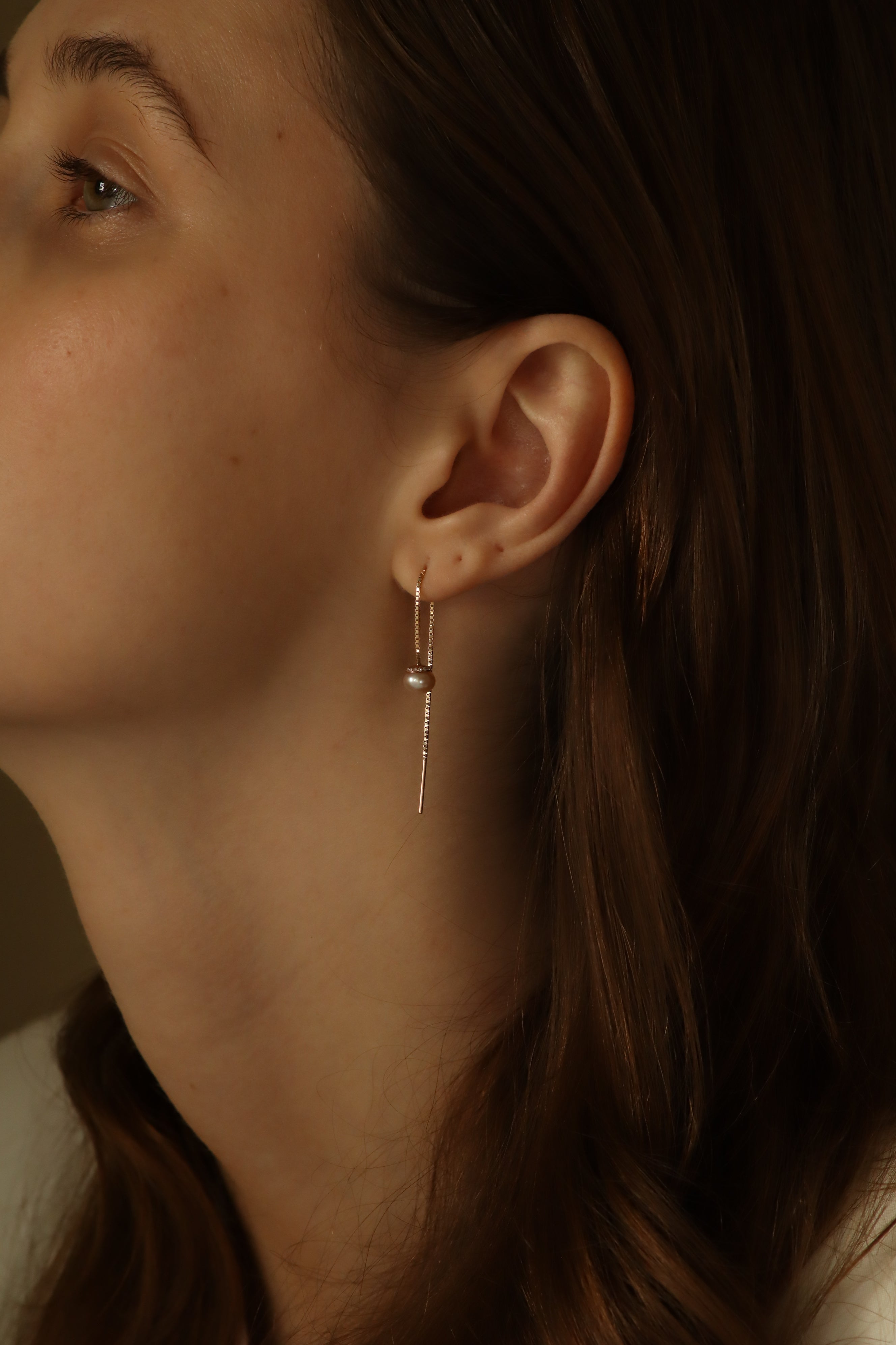 עגיל אשלי פנינה ויהלומים לבנים