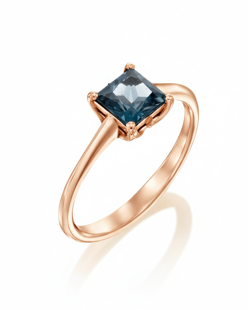 טבעת גארבו עם בלו טופז