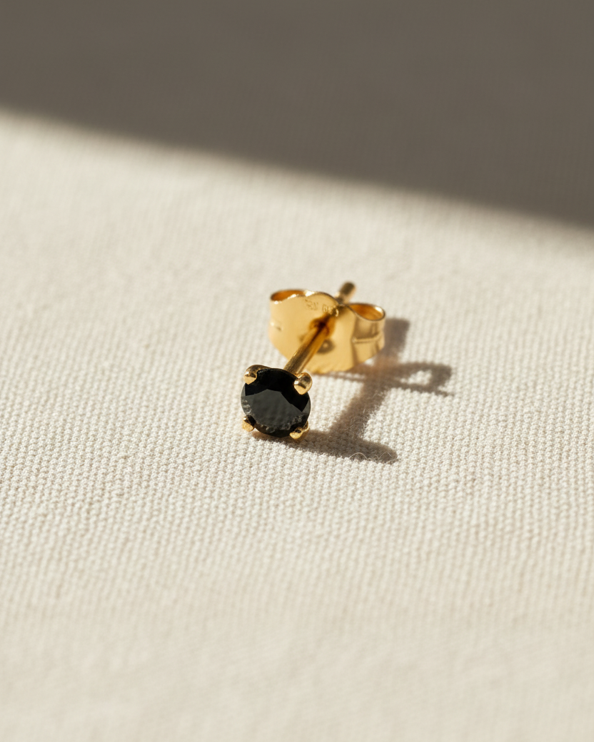 עגיל מרטינה יהלום שחור 4 מ"מ