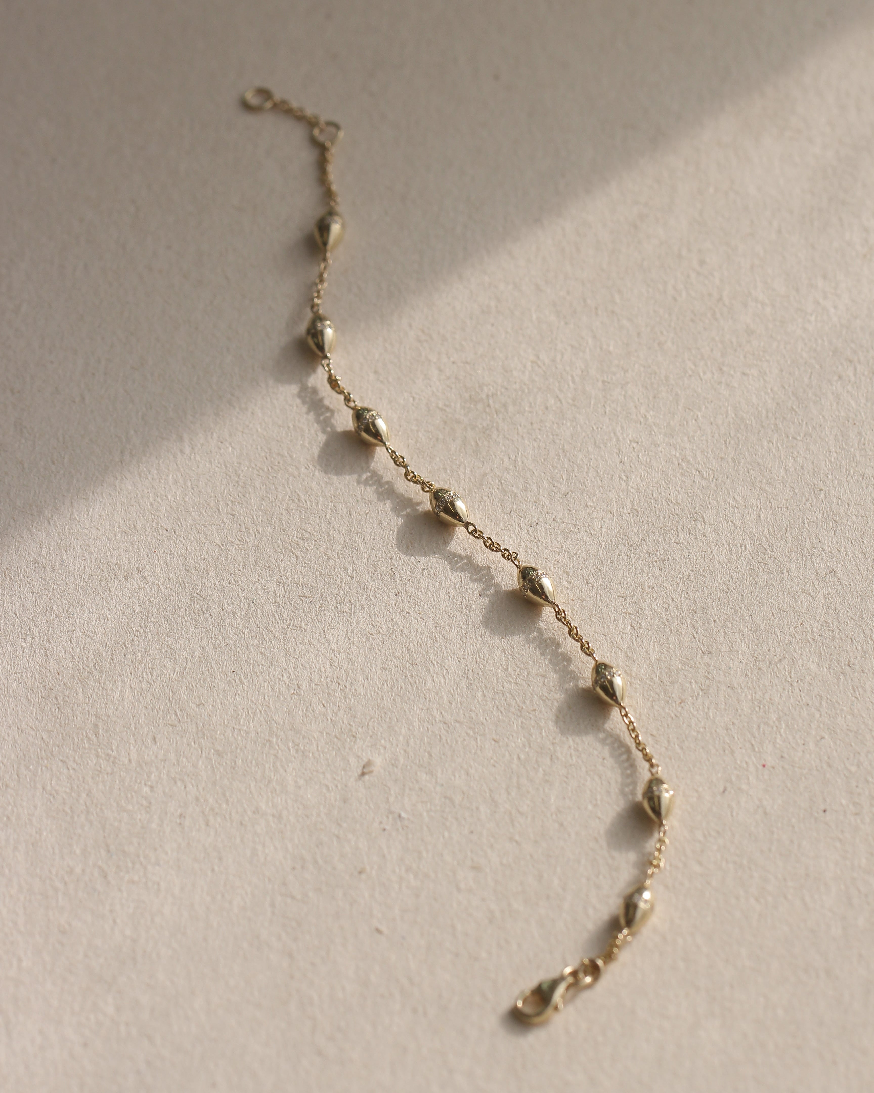 צמיד זהב ארקוקו יהלומים לבנים