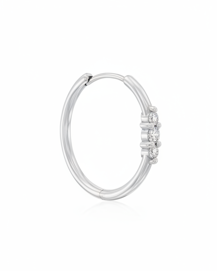 עגיל חישוק אודרי מוגדל עם יהלומים לבנים