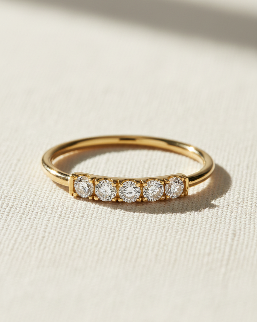 טבעת קנדי עם יהלומים לבנים