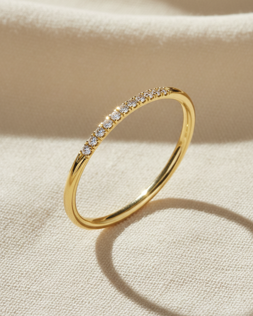 טבעת קלי משובצת 11 יהלומים לבנים