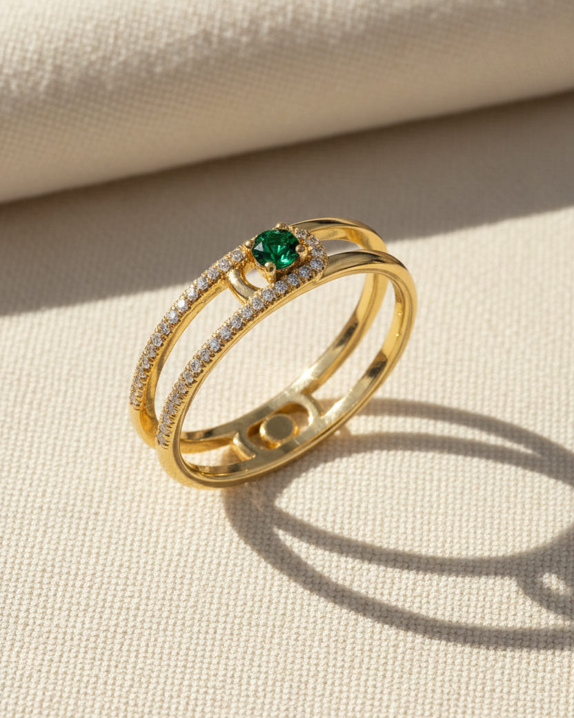 טבעת 06 - אמרלד ויהלומים לבנים