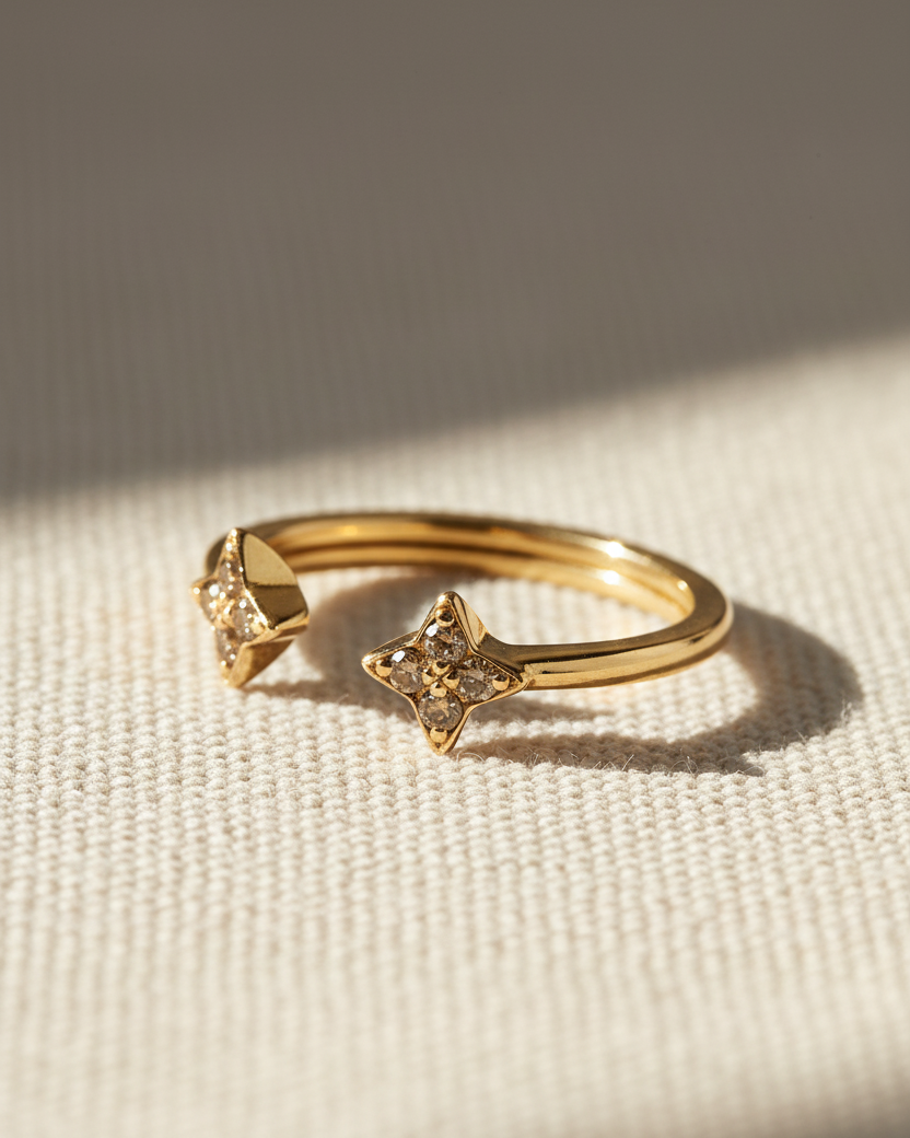 טבעת מרקורי מוגדלת עם יהלומי קוניאק