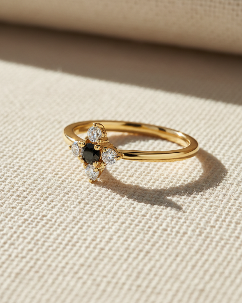 טבעת אליאנה יהלומים שחור לבן