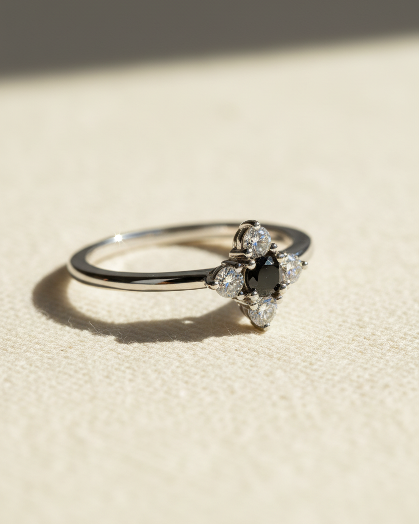 טבעת אליאנה יהלומים שחור לבן