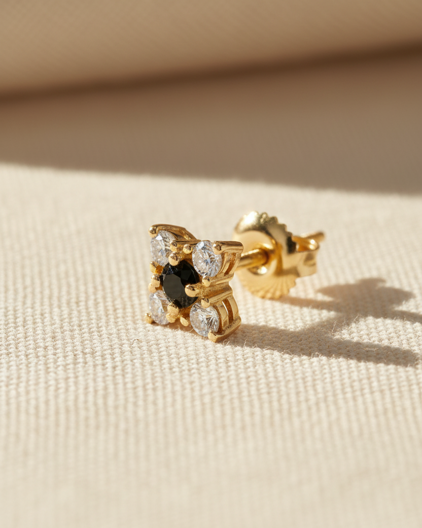 עגיל אליאנה שיבוץ יהלומים שחור לבן