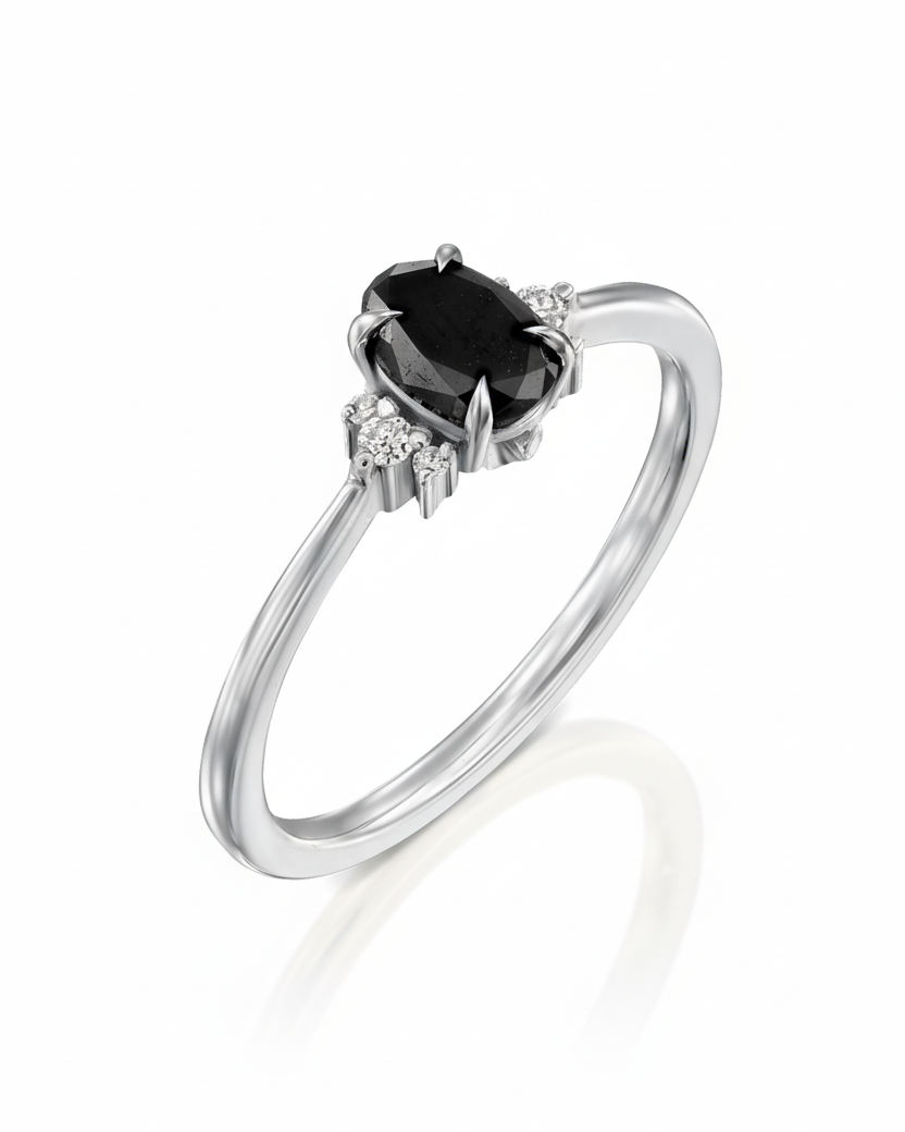 טבעת אלה עם יהלום מרכזי שחור