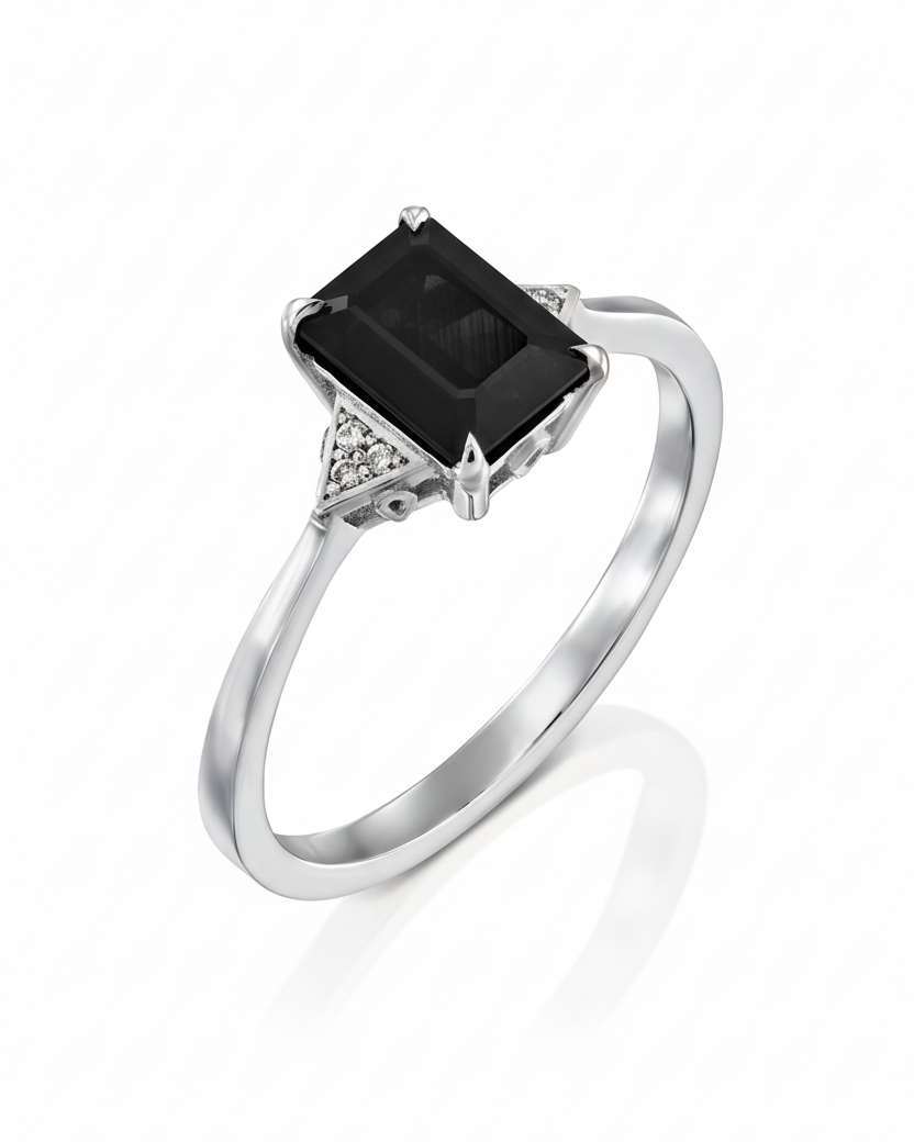 טבעת מייגן עם יהלום שחור