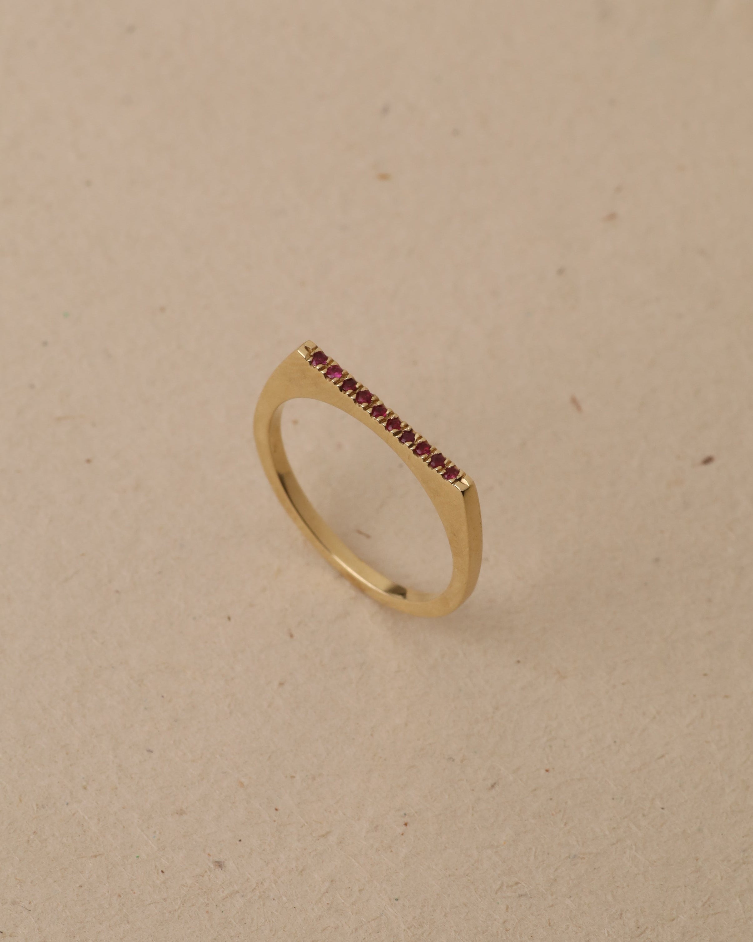 טבעת מירנדה אבני רובי