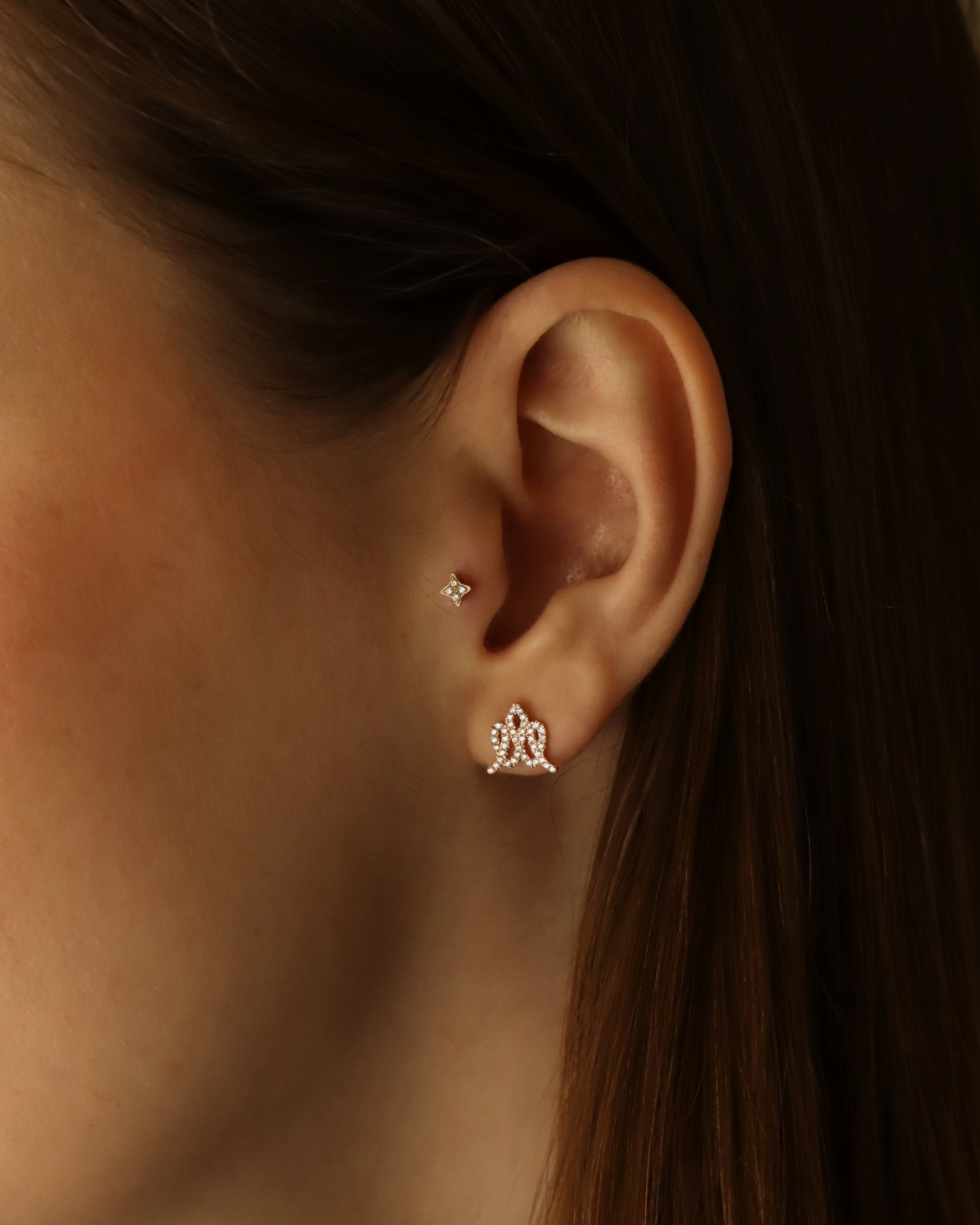 עגיל כתר עם יהלומים לבנים