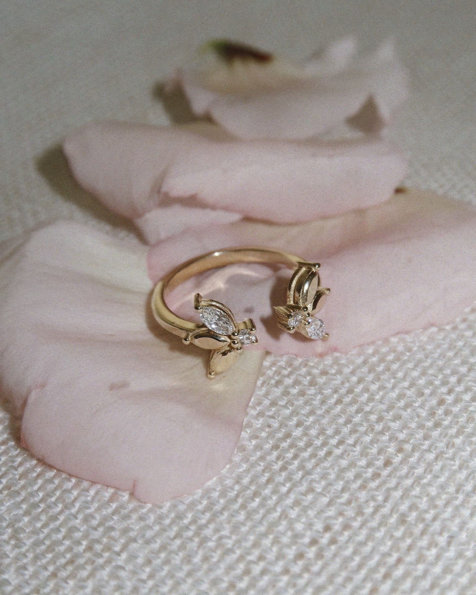 טבעת ז'אן בקו מוגדלת