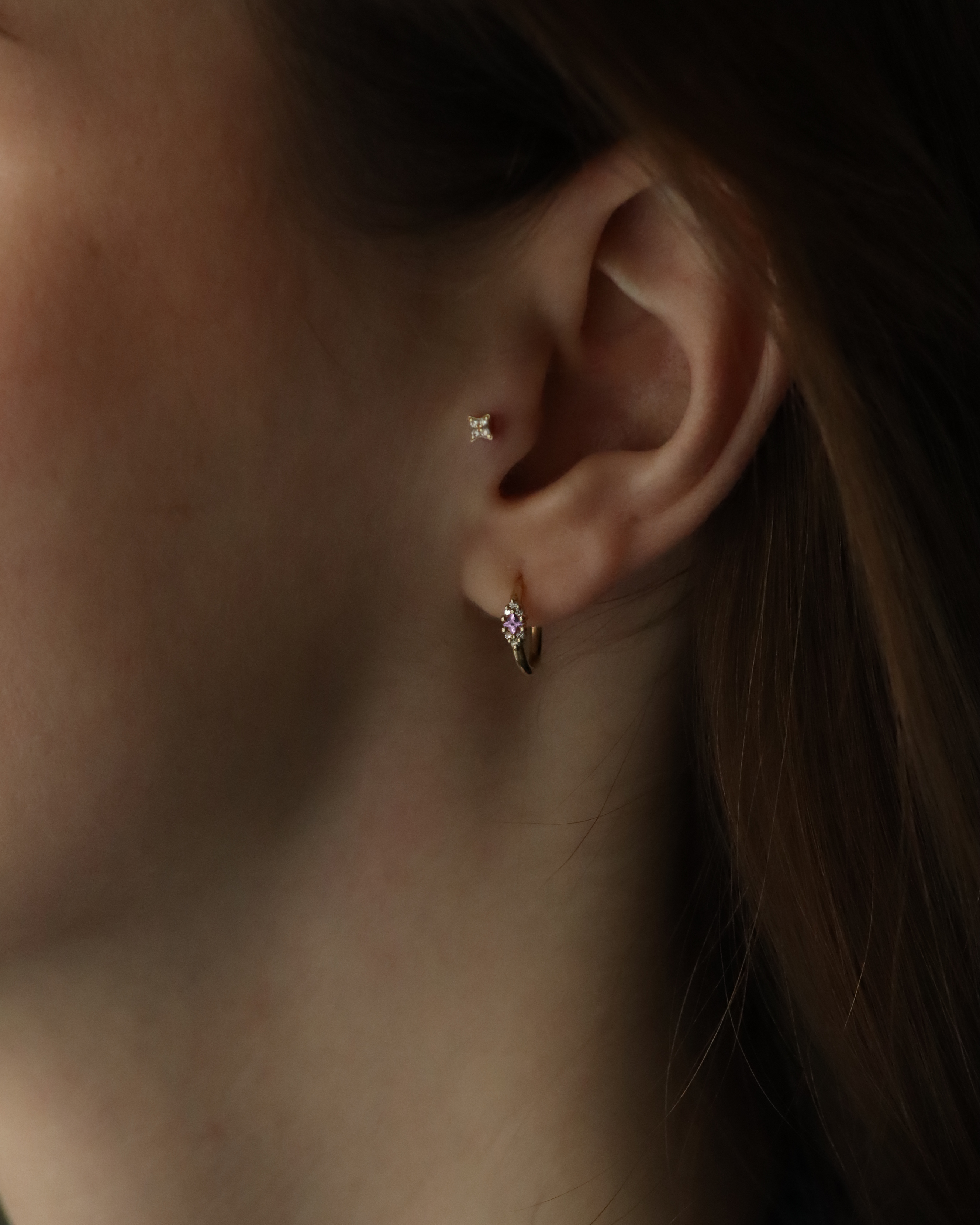 עגיל חישוק ג׳ולייט ספיר ורוד ויהלומים