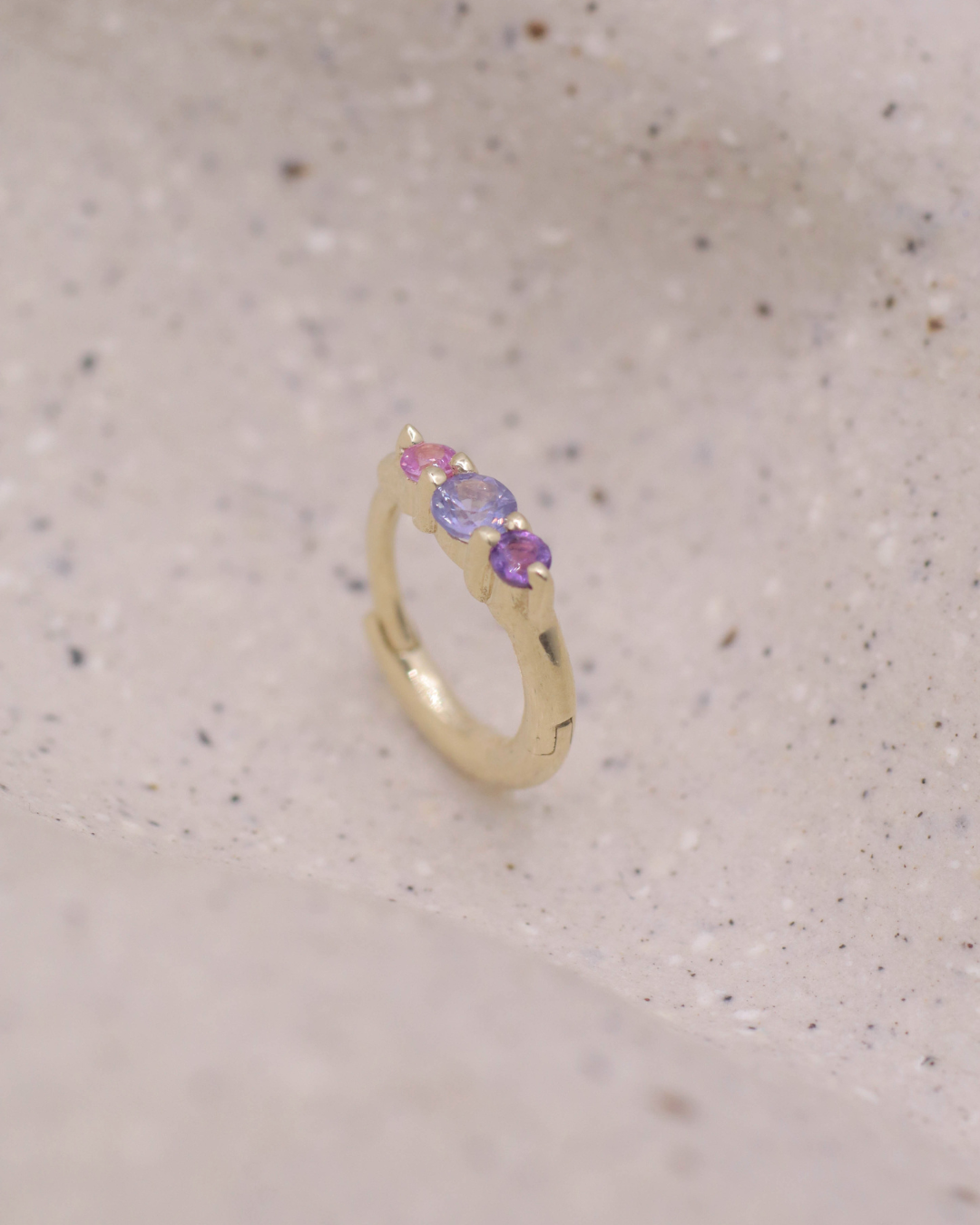 עגיל חישוק מיני אודרי ריינבו סגולים