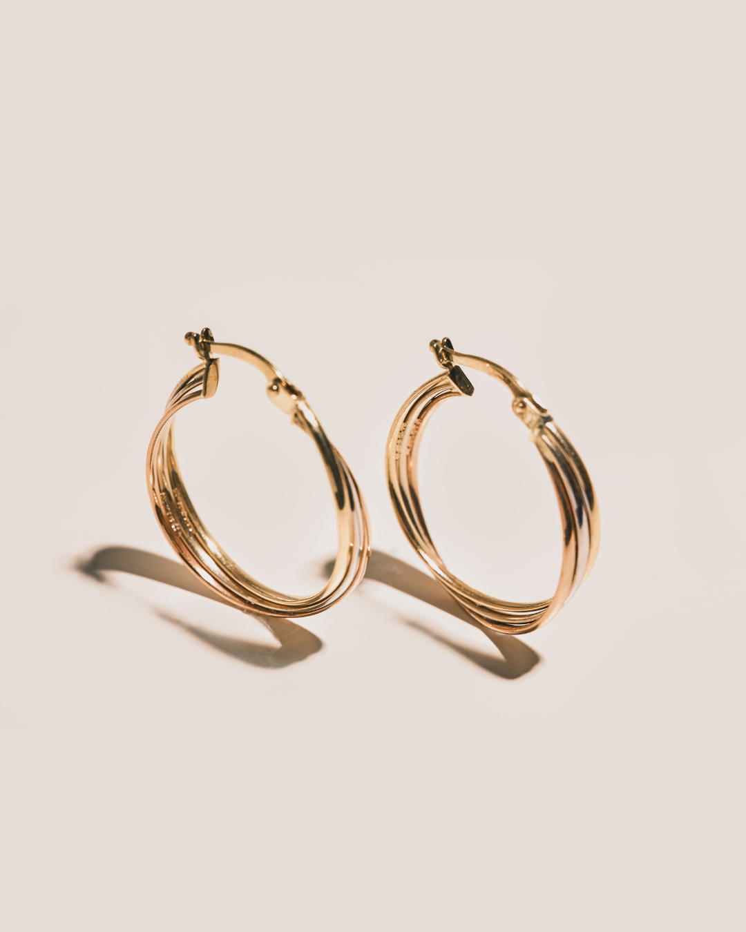 עגיל חישוק זהב מון