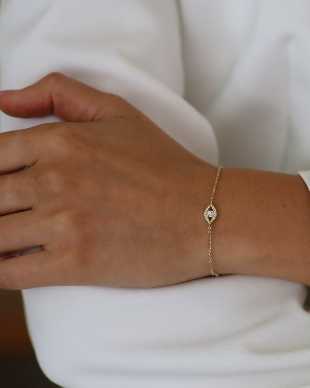 צמיד עין הרע יהלומים לבנים