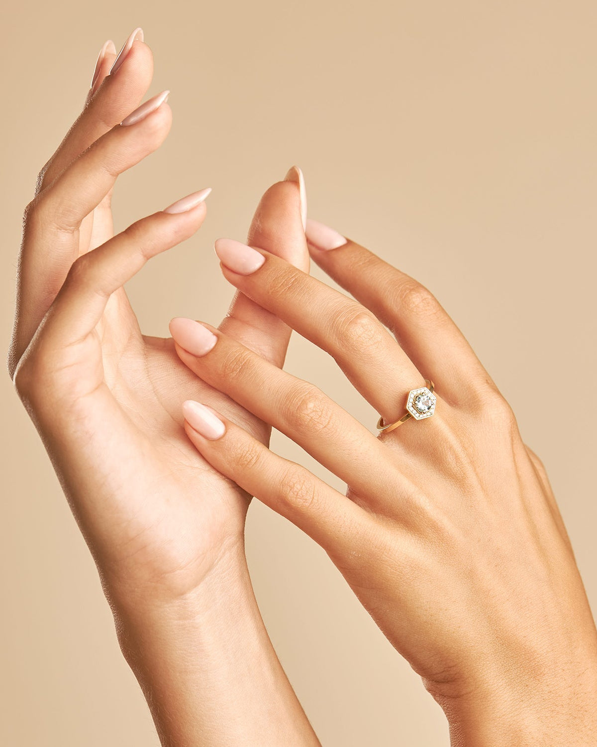 טבעת איימי עם אקוומרין 5 מ"מ